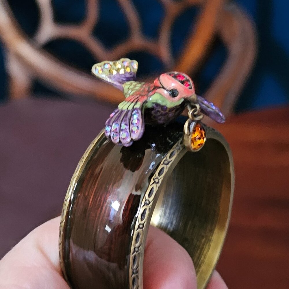 RARE SET JAY STRONGWATER BIRD DANGLING GEM CRYSTAL ENAMEL NAPKIN RING HOLDERS